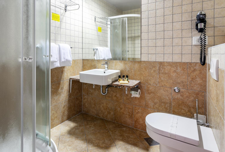 Bathroom 5, Hotel Podstine, Hvar