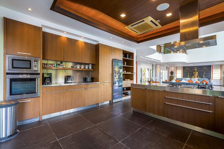 Food & Drinks 5, 7 Bedrooms Mansion on The Golf Course-JB, Cha-Am