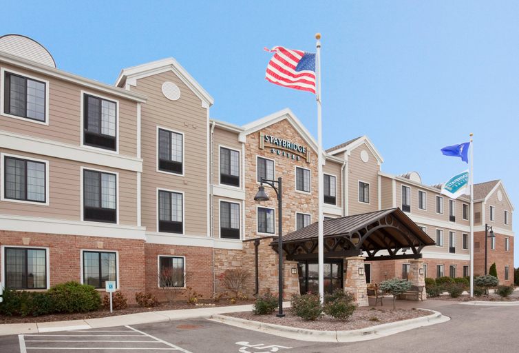 Exterior & Views 5, Staybridge Suites MILWAUKEE WEST-OCONOMOWOC, Waukesha