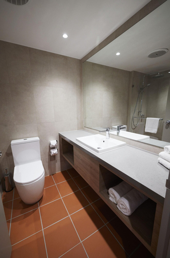 Bathroom 3, The Outback Hotel, Petermann-Simpson