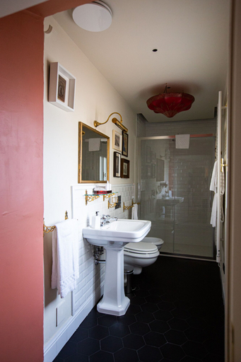 Bathroom 4, Stella d'Italia, Florence
