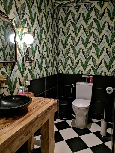 Bathroom, Villa Le Jardin, Pekela