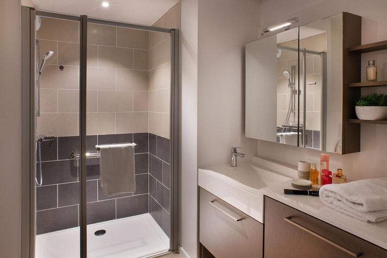 Bathroom, Domitys - Galilee, Val-d'Oise