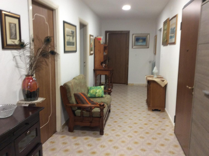 Others 2, le Rose di santina, Nuoro