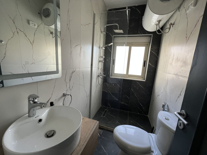 Bathroom 4, Wave Beachfront Apartments, Durrësit