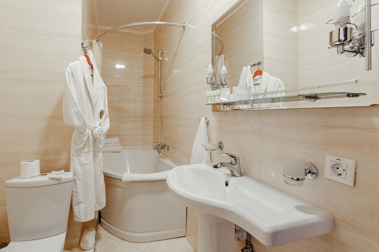 Bathroom 4, Royal Street Hotel, Odes'ka