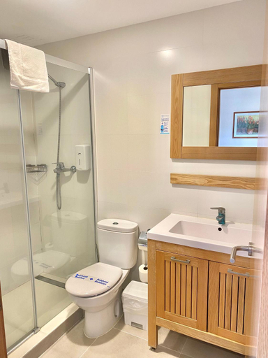 Bathroom 4, Hotel Bluewater, Baleares
