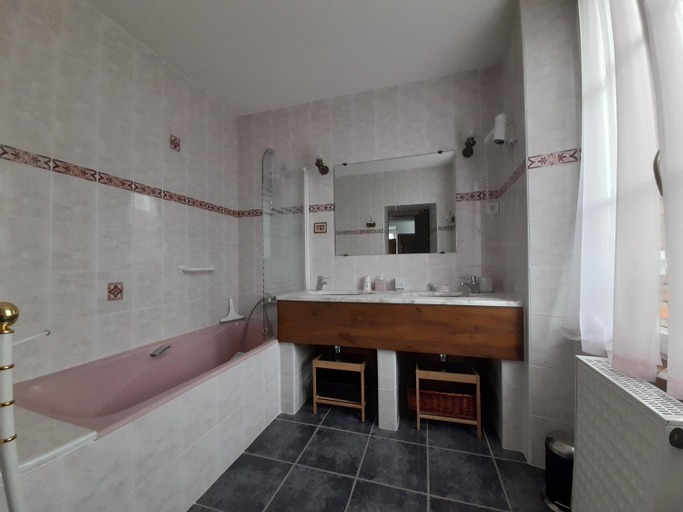 Bathroom, La maison de Maria, Haute-Loire