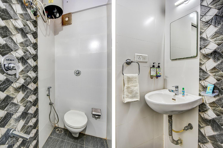 Bathroom 2, Treebo Trend Rotano Suites, Bangalore