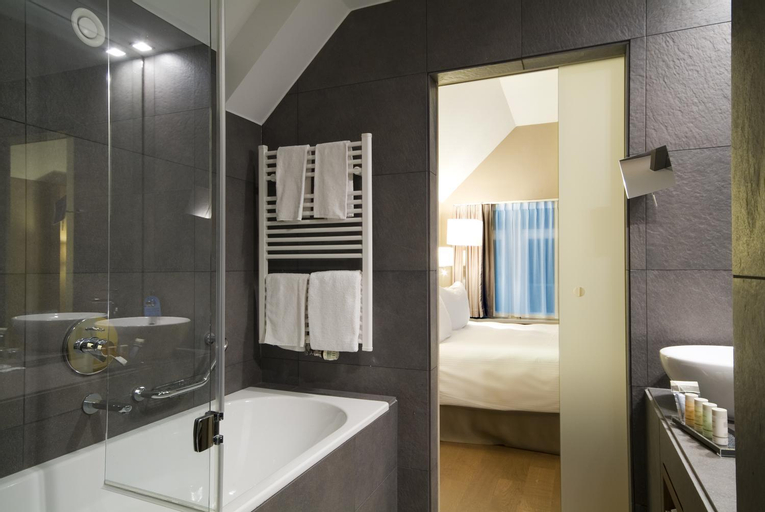Bathroom 8