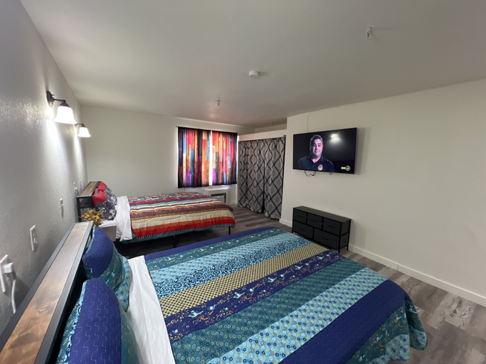 Bedroom 2, La Unica, Travis