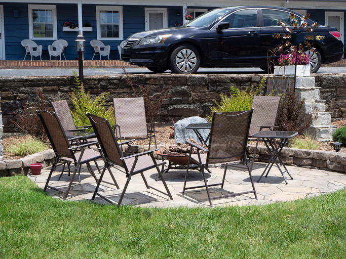 Others 5, Blowing Rock Inn, Watauga