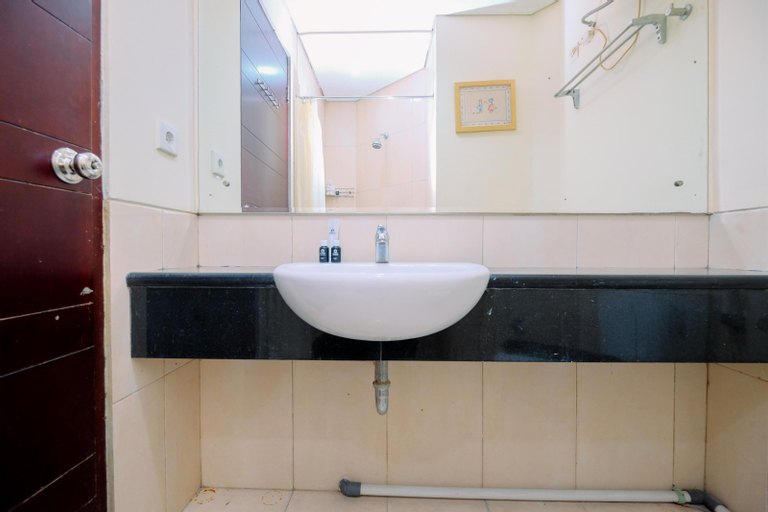 Bedroom 2, Comfort 2BR at Mangga Dua Apartment By Travelio, Central Jakarta