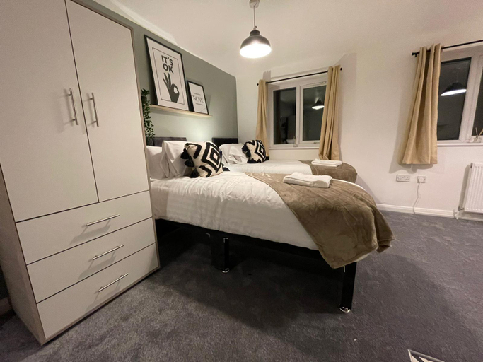 Others 5, Studio 9 - City Centre - Fast Wifi and Smart TV, Middlesbrough