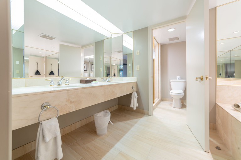 Bathroom 3, Horseshoe Valley Suites - The Aurora, Simcoe