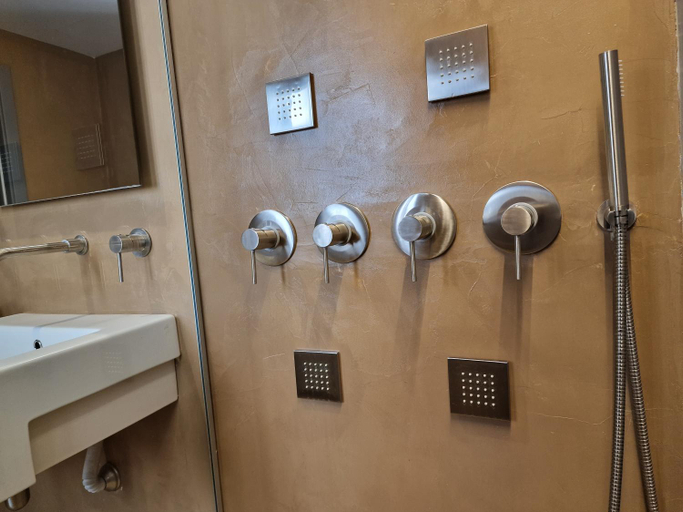 Others 4, "Locanda Susuiusu" keyless entry, Enna