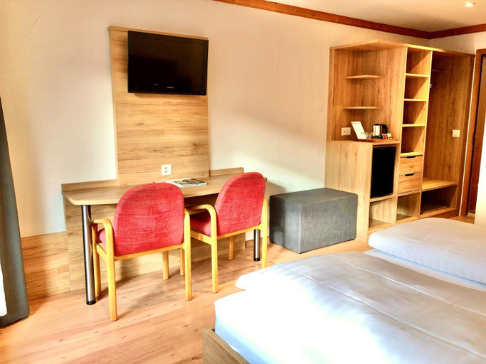 Bedroom, Hotel Crystal, Obwalden