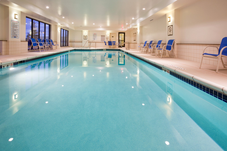 Sport & Beauty 4, Staybridge Suites MILWAUKEE WEST-OCONOMOWOC, Waukesha