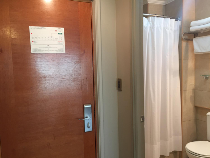 Bathroom 3, OHiggins Park Hotel, Valparaíso