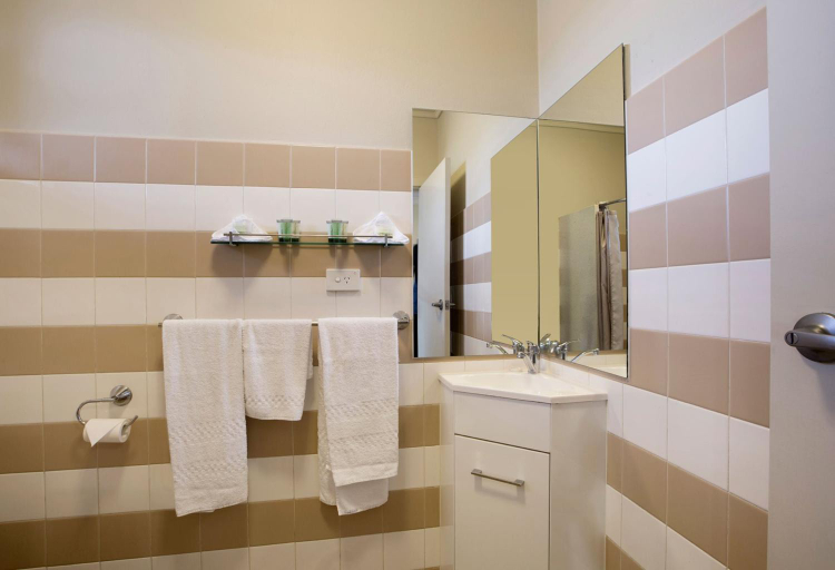 Bathroom 3, Enfield Hotel, Adelaide