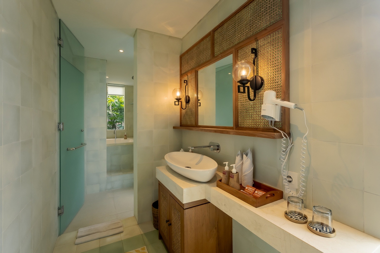 Bathroom 19