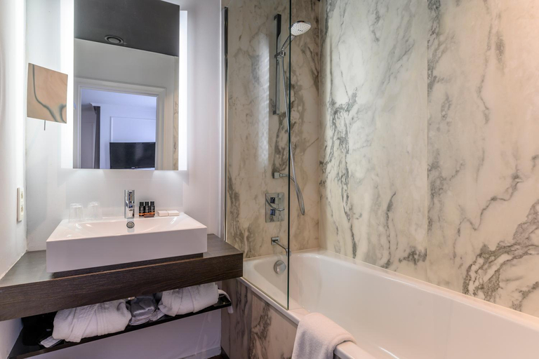 Bathroom 4, Hotel Rubens-Grote Markt, Antwerpen