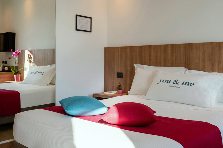 Bedroom 4, You & Me Beach Hotel, Rimini