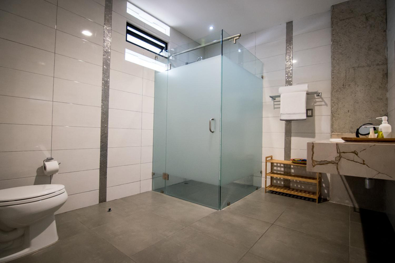 Bathroom 3, Maria Ines Hotel Suite, Dist. Tlacolula