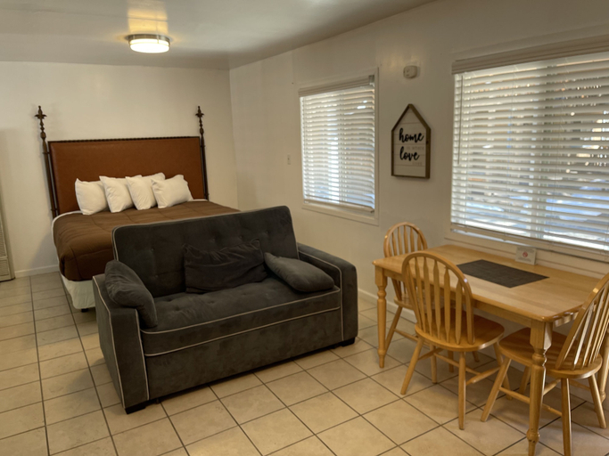 Others 5, Snow Bear Lodge, San Bernardino