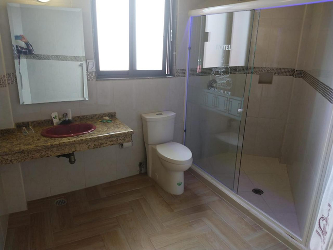 Bathroom 4, Hotel Siesta Del Sur, Mexico City
