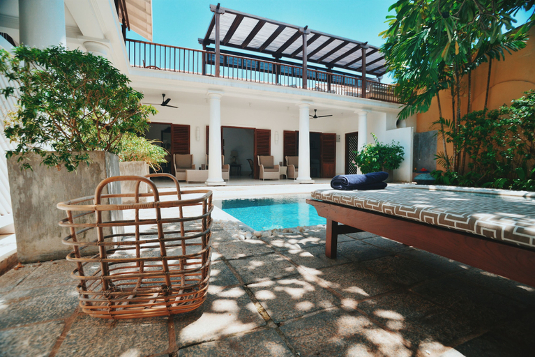 Pool, 32 Middle Street, Galle Four Gravets