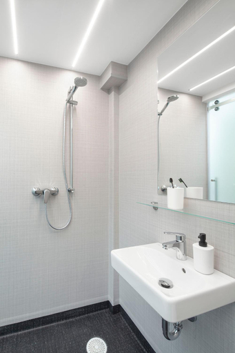 Bathroom 2, Lofty Kampus Garnizon, Gdańsk City