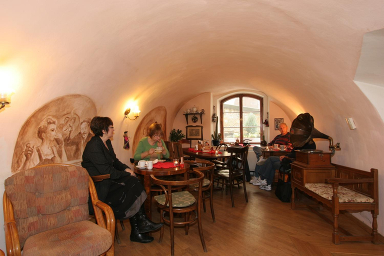 Food & Drinks 4, Residence Thunovska, Praha 6