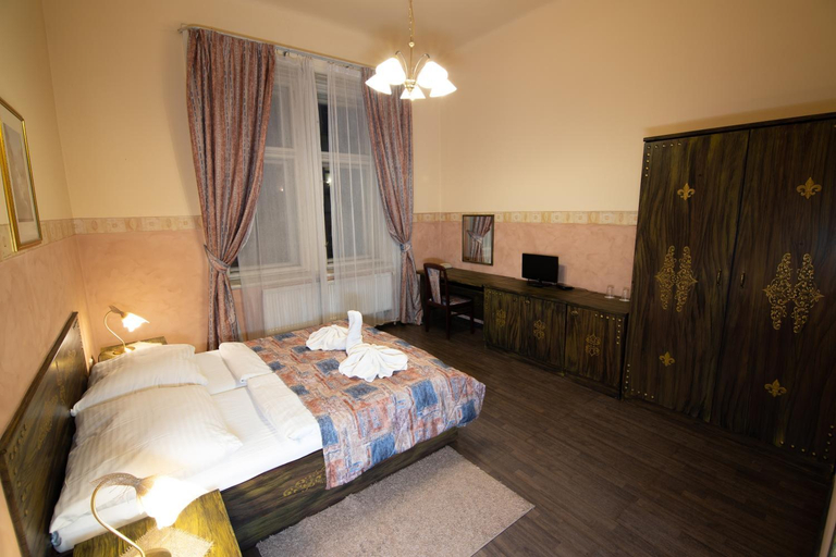 Bedroom 2, Hotel Victor, Praha 8