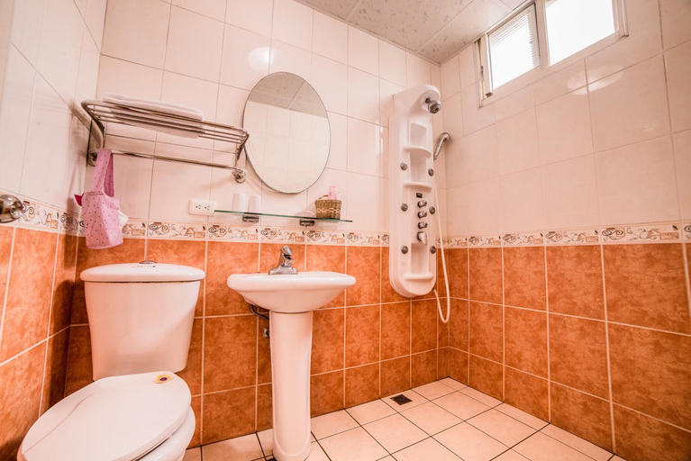 Bathroom 4, East of Love homestay, Hualien