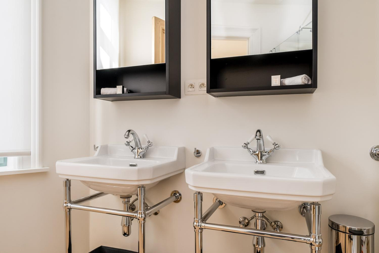 Bathroom 1, Quartier Le Sud, Antwerpen