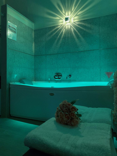 Others 4, ManfredoniaJacuzzi, Foggia