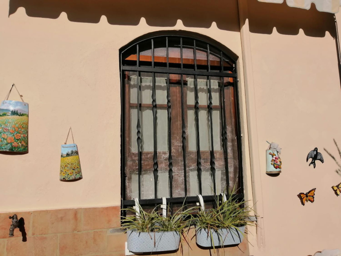 Exterior & Views