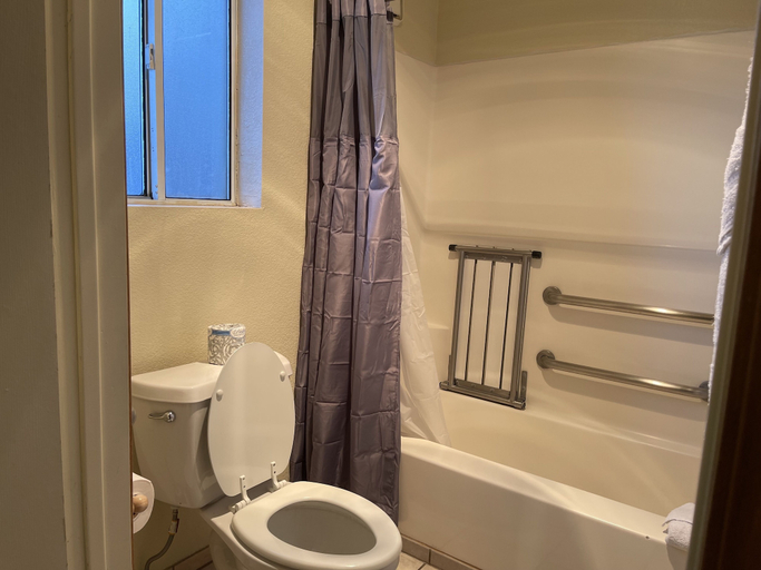 Bathroom 3, Snow Bear Lodge, San Bernardino