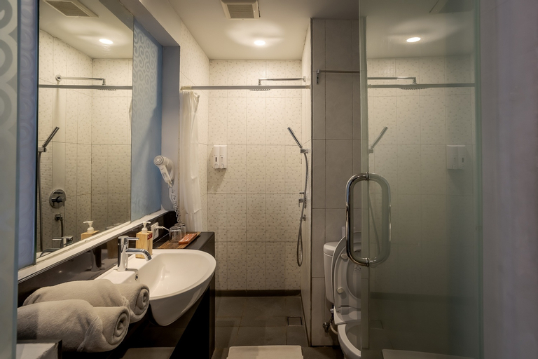 Bathroom 9