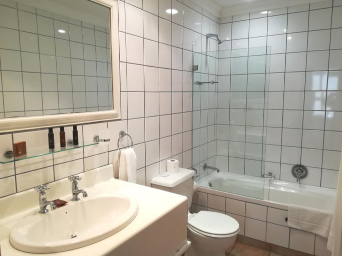 Shower 2, Zevenwacht Cottages, City of Cape Town