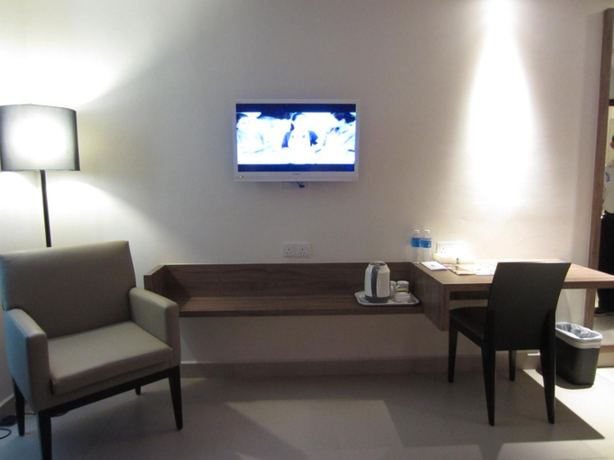 Others 4, Dhotel, Perak Tengah