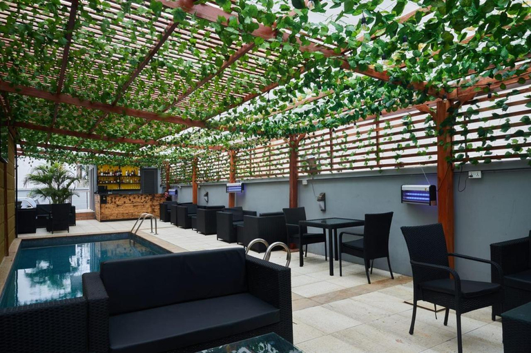 Food & Drinks 4, The Bermondsey Hotel, Eti-Osa