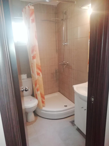 Bathroom 3, The House Rooms