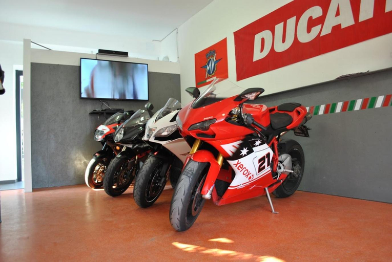 Others 5, Italian Piston House Sport Moto Rent, Savona