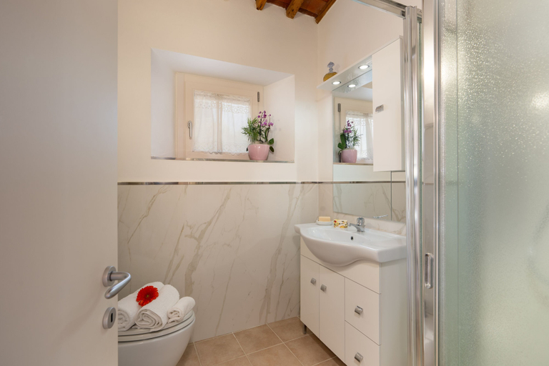Bathroom, Casa Mony, Lucca