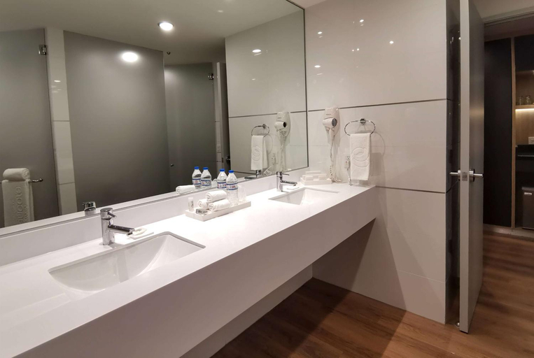 Bathroom 5, Ramada Encore by Wyndham Guadalajara Aeropuerto, El Salto