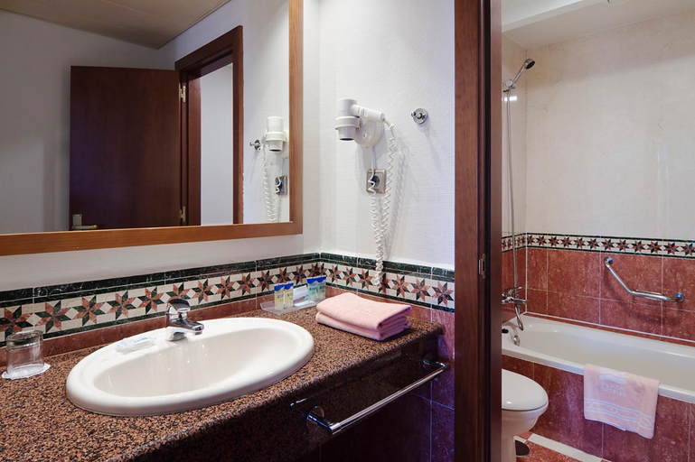 Bathroom 4, Playacanela Hotel, Huelva