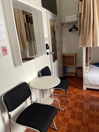 Bedroom 2, Acozyposhtel, Don Muang