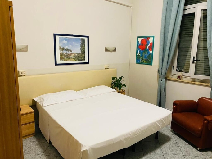 Others 4, Hotel Ferrucci, Torino